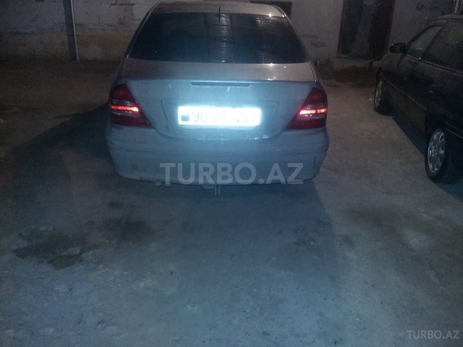 Mercedes C 220 2002, 33,000 km - 2.2 л - Şirvan