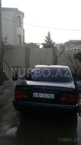 Mercedes E 240 1998, 320,000 km - 2.4 l - Bakı