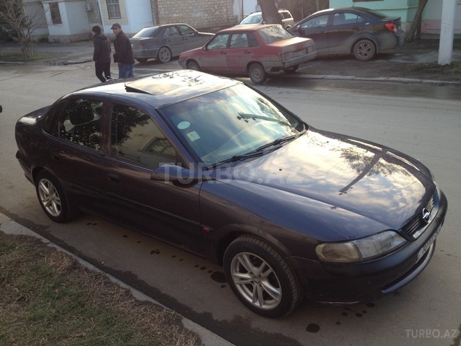 Opel Vectra 1997, 285,000 km - 1.6 л - Mingəçevir