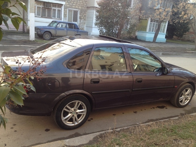 Opel Vectra 1997, 285,000 km - 1.6 л - Mingəçevir