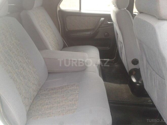 GAZ 31105 2004, 157,000 km - 2.4 l - Bakı