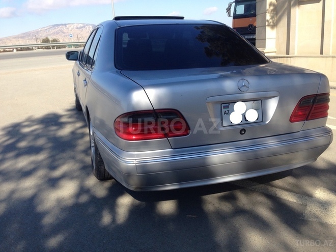 Mercedes E 320 2001, 153,000 km - 3.2 l - Bakı
