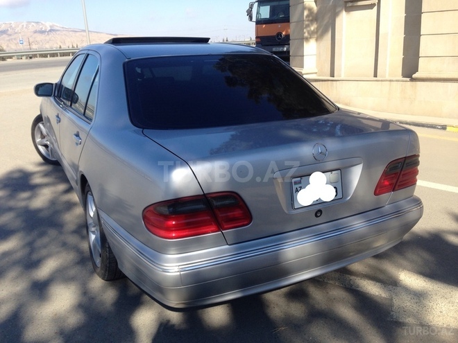 Mercedes E 320 2001, 153,000 km - 3.2 l - Bakı