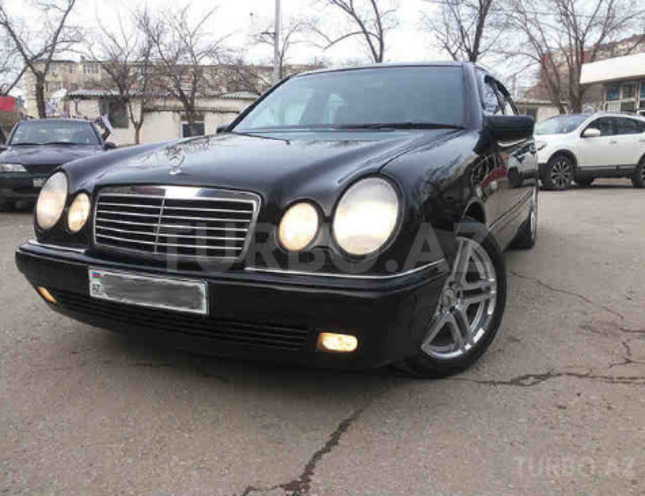Mercedes E 240 2000, 190,000 km - 2.4 l - Bakı
