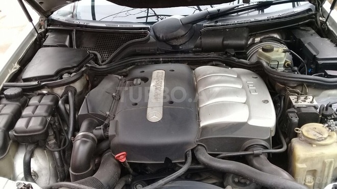 Mercedes E 220 2001, 287,000 km - 2.2 l - Bakı