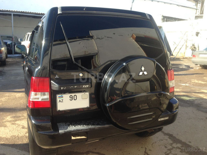 Mitsubishi Pajero io 2001, 188,000 km - 2.0 l - Bakı