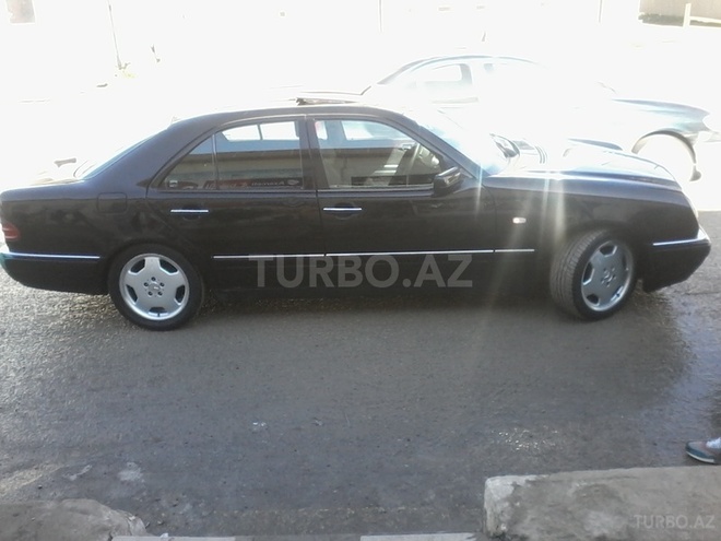 Mercedes E 200 1999, 176,012 km - 2.0 l - Bakı