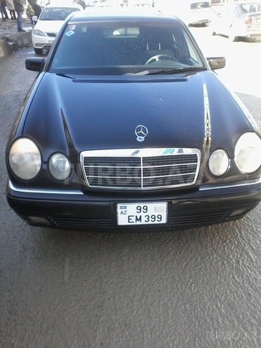 Mercedes E 200 1999, 176,012 km - 2.0 l - Bakı