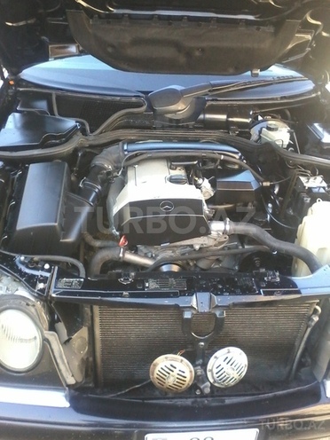 Mercedes E 200 1999, 176,012 km - 2.0 l - Bakı