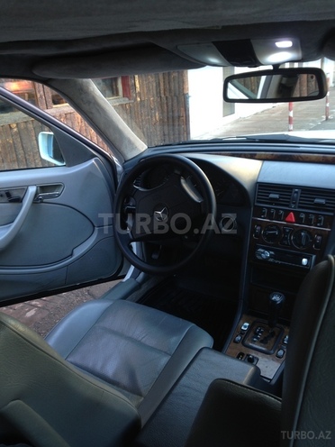 Mercedes C 230 1999, 220,644 km - 2.3 l - Bakı