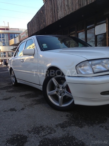 Mercedes C 230 1999, 220,644 km - 2.3 l - Bakı
