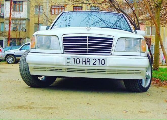 Mercedes E 220 1993, 170,000 km - 2.2 л - Bakı