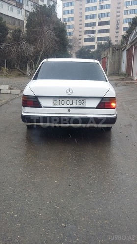 Mercedes E 200 1993, 226,000 km - 2.0 l - Bakı