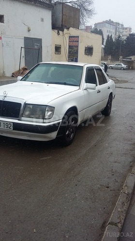 Mercedes E 200 1993, 226,000 km - 2.0 l - Bakı