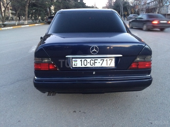 Mercedes E 260 1995, 114,041 km - 2.6 l - Sumqayıt