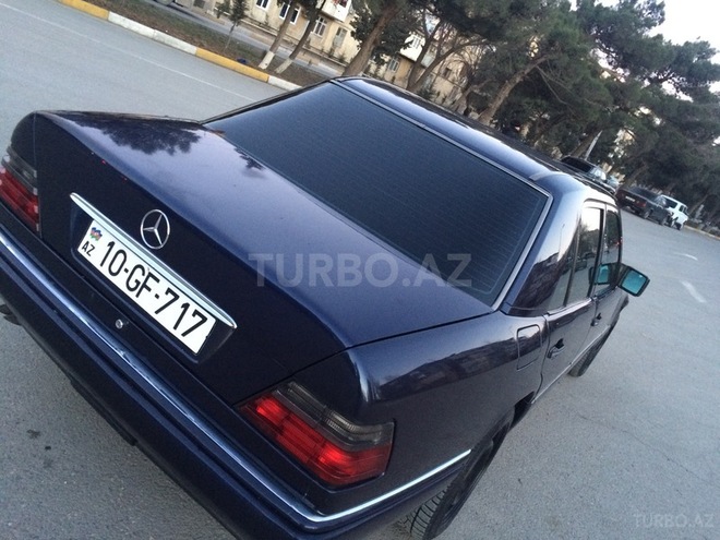 Mercedes E 260 1995, 114,041 km - 2.6 l - Sumqayıt
