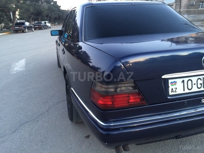 Mercedes E 260 1995, 114,041 km - 2.6 l - Sumqayıt