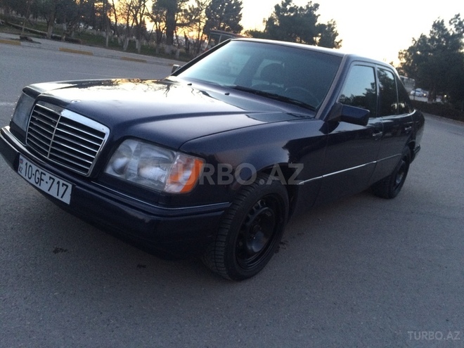 Mercedes E 260 1995, 114,041 km - 2.6 l - Sumqayıt