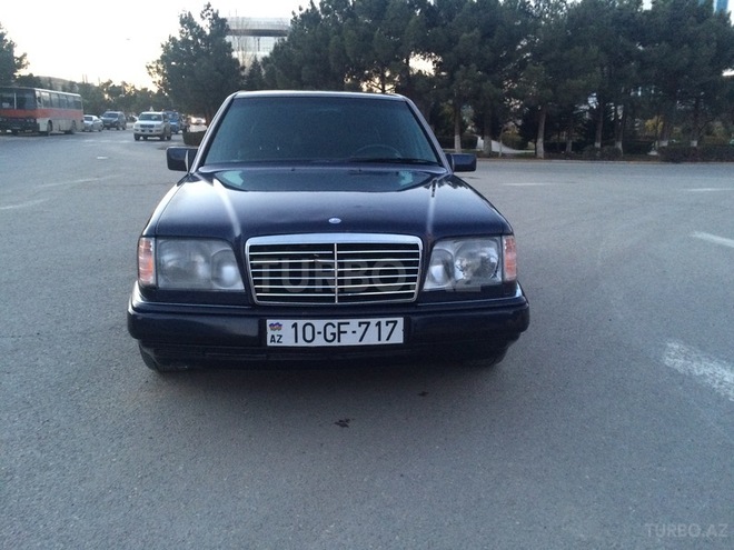 Mercedes E 260 1995, 114,041 km - 2.6 l - Sumqayıt