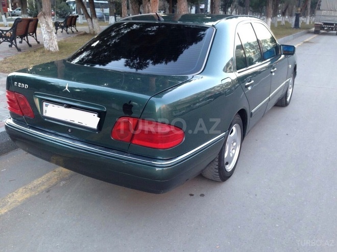 Mercedes E 230 1996, 276,000 km - 2.3 l - Sumqayıt