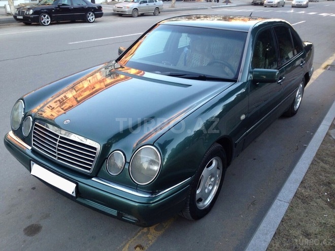 Mercedes E 230 1996, 276,000 km - 2.3 l - Sumqayıt