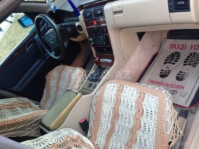 Mercedes E 230 1996, 276,000 km - 2.3 l - Sumqayıt