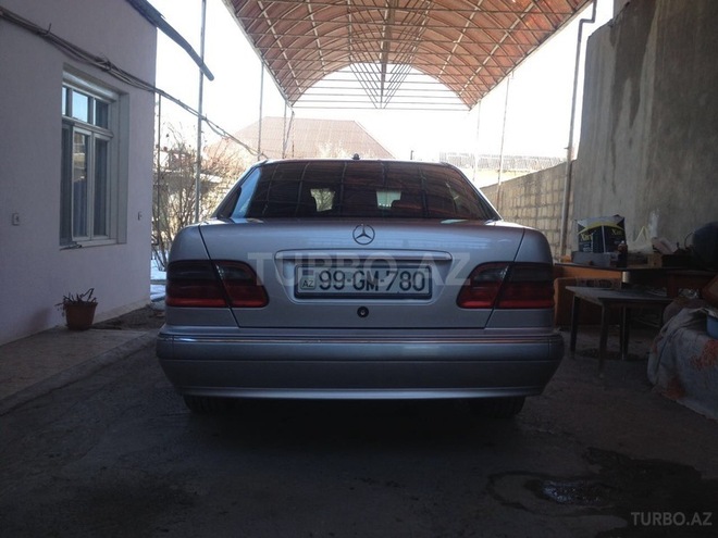 Mercedes E 270 1999, 191,890 km - 2.7 l - Gəncə