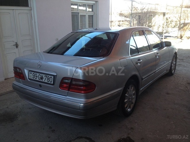 Mercedes E 270 1999, 191,890 km - 2.7 l - Gəncə