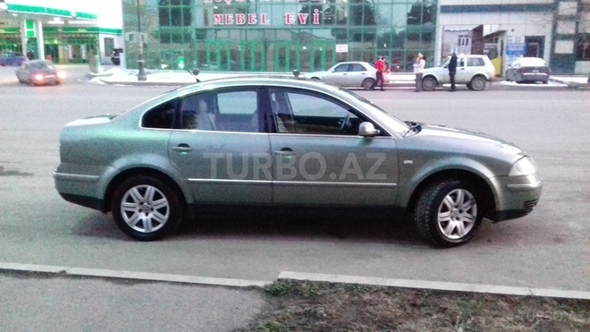 Volkswagen Passat 2001, 256,000 km - 2.0 l - Gəncə