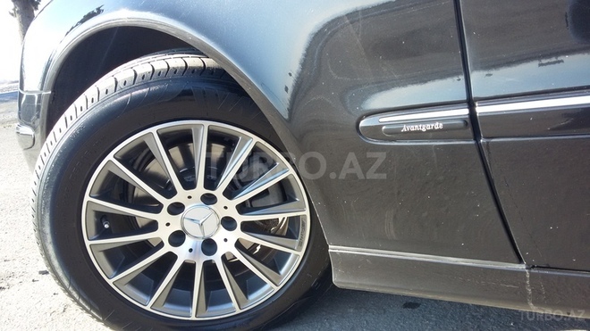 Mercedes E 240 2003, 230,270 km - 2.6 l - Qax