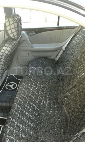 Mercedes E 280 1996, 95,000 km - 0.3 l - Salyan