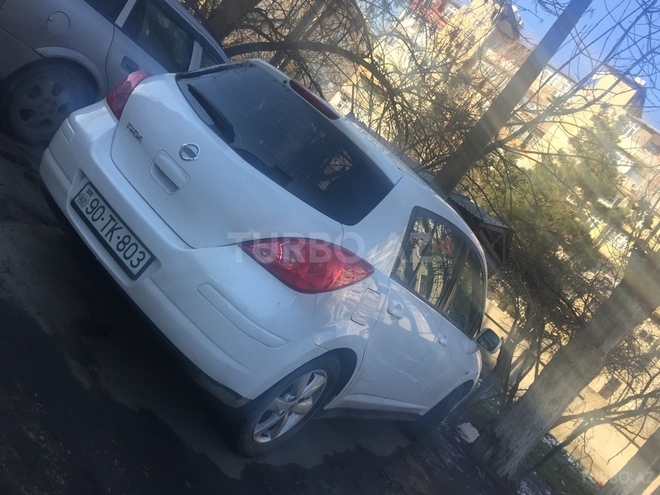 Nissan Tiida 2011, 107,000 km - 1.8 l - Bakı