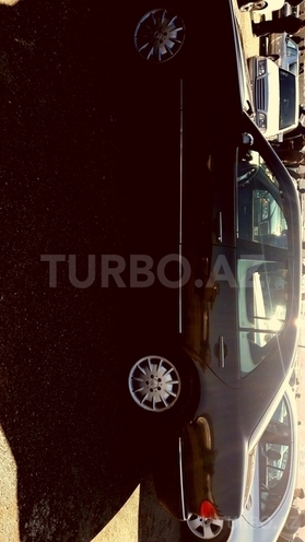 Mercedes E 240 2001, 310,000 km - 2.4 l - Bakı
