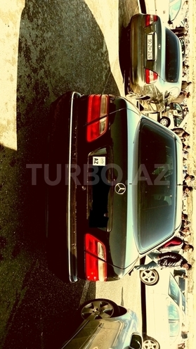 Mercedes E 240 2001, 310,000 km - 2.4 l - Bakı