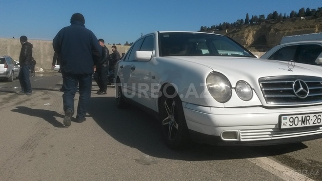 Mercedes E 240 1998, 310,000 km - 2.4 l - Bakı