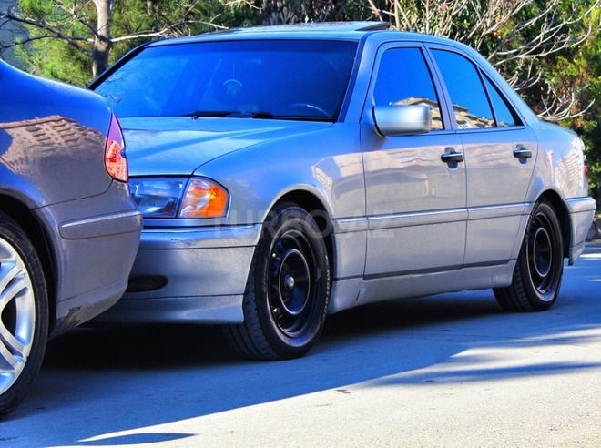 Mercedes C 230 1998, 194,000 km - 2.3 l - Bakı