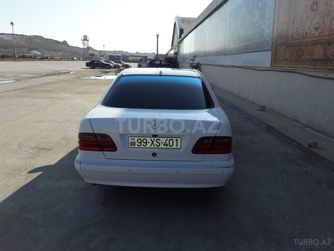 Mercedes E 320 2001, 210,000 km - 3.2 л - Bakı