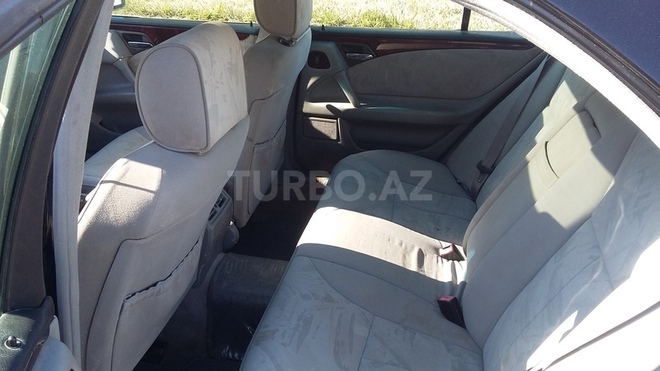 Mercedes E 240 2000, 304,600 km - 2.6 l - Siyəzən