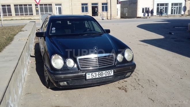 Mercedes E 240 2000, 304,600 km - 2.6 l - Siyəzən