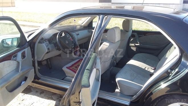 Mercedes E 240 2000, 304,600 km - 2.6 l - Siyəzən