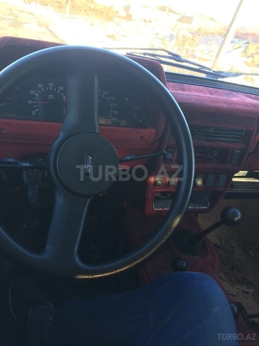 LADA (VAZ) Niva 2010, 100,000 km - 1.7 l - Qusar
