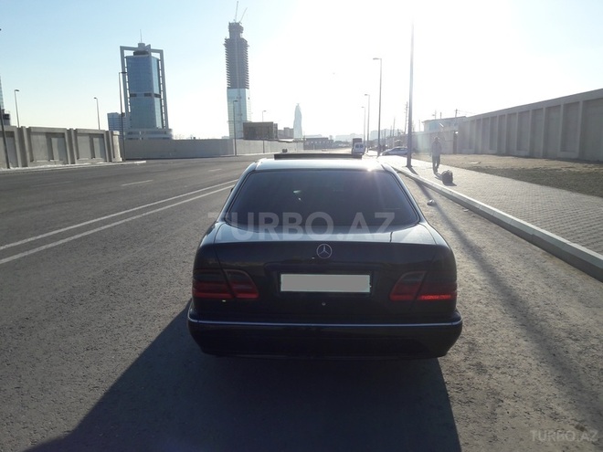 Mercedes E 240 2000, 240,000 km - 2.4 l - Bakı
