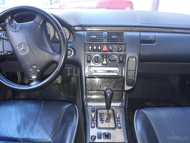 Mercedes E 240 2000, 240,000 km - 2.4 l - Bakı