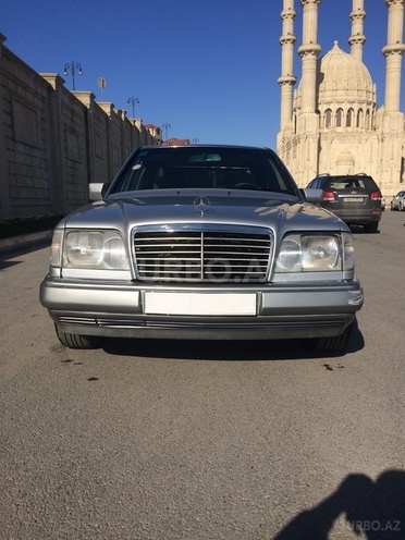 Mercedes E 220 1994, 283,000 km - 2.2 l - Bakı