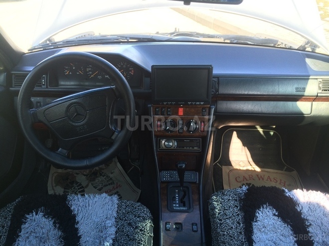 Mercedes E 220 1994, 283,000 km - 2.2 l - Bakı