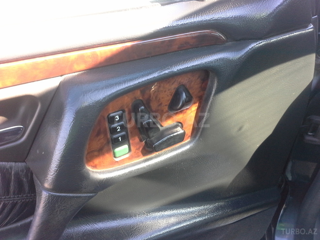 Mercedes E 320 1998, 283,000 km - 3.2 л - Bakı