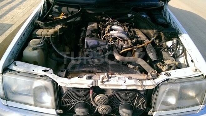 Mercedes E 200 1994, 382,000 km - 2.0 l - Bakı
