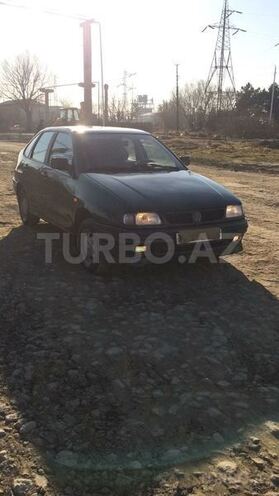 Volkswagen Polo 1995, 210,500 km - 1.6 л - Sumqayıt