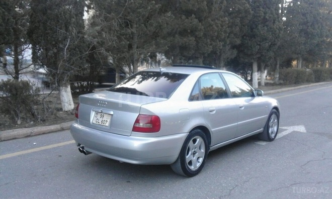 Audi A4 2000, 225,000 km - 1.8 l - Sumqayıt
