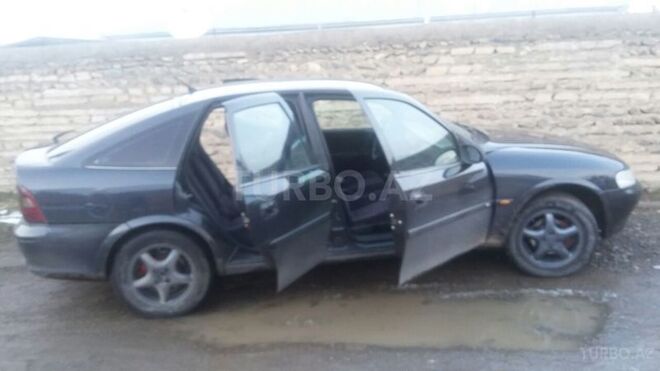Opel Vectra 1996, 300,000 km - 1.8 l - Ağstafa